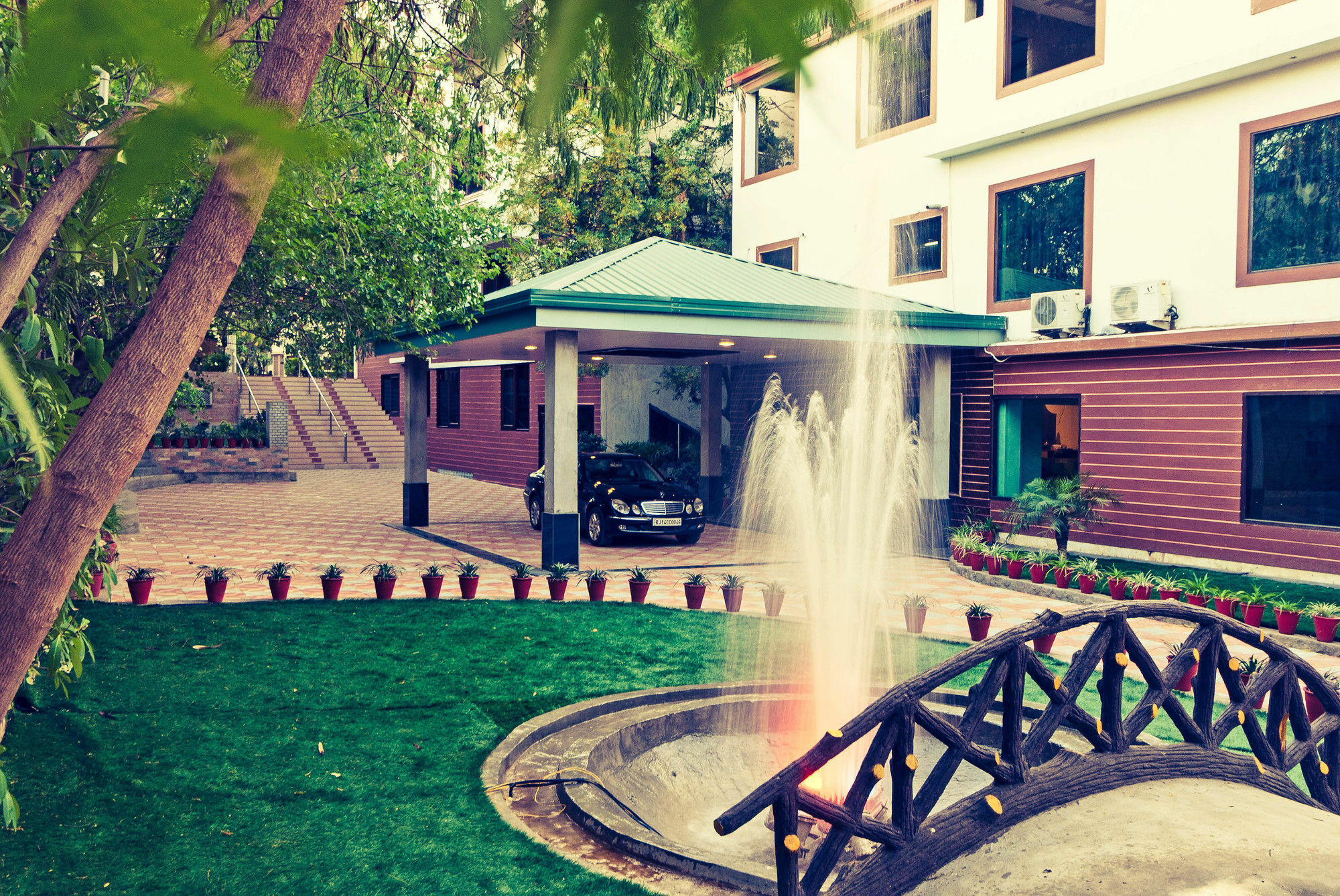 The Byke Grassfield Resort With Outdoor Pool, Shyam Nagar, Jaipur Джайпур Екстер'єр фото